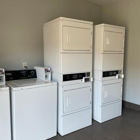 Hometowne Studios By Red Roof San Antonio E - Frost Bank Center Εξωτερικό φωτογραφία