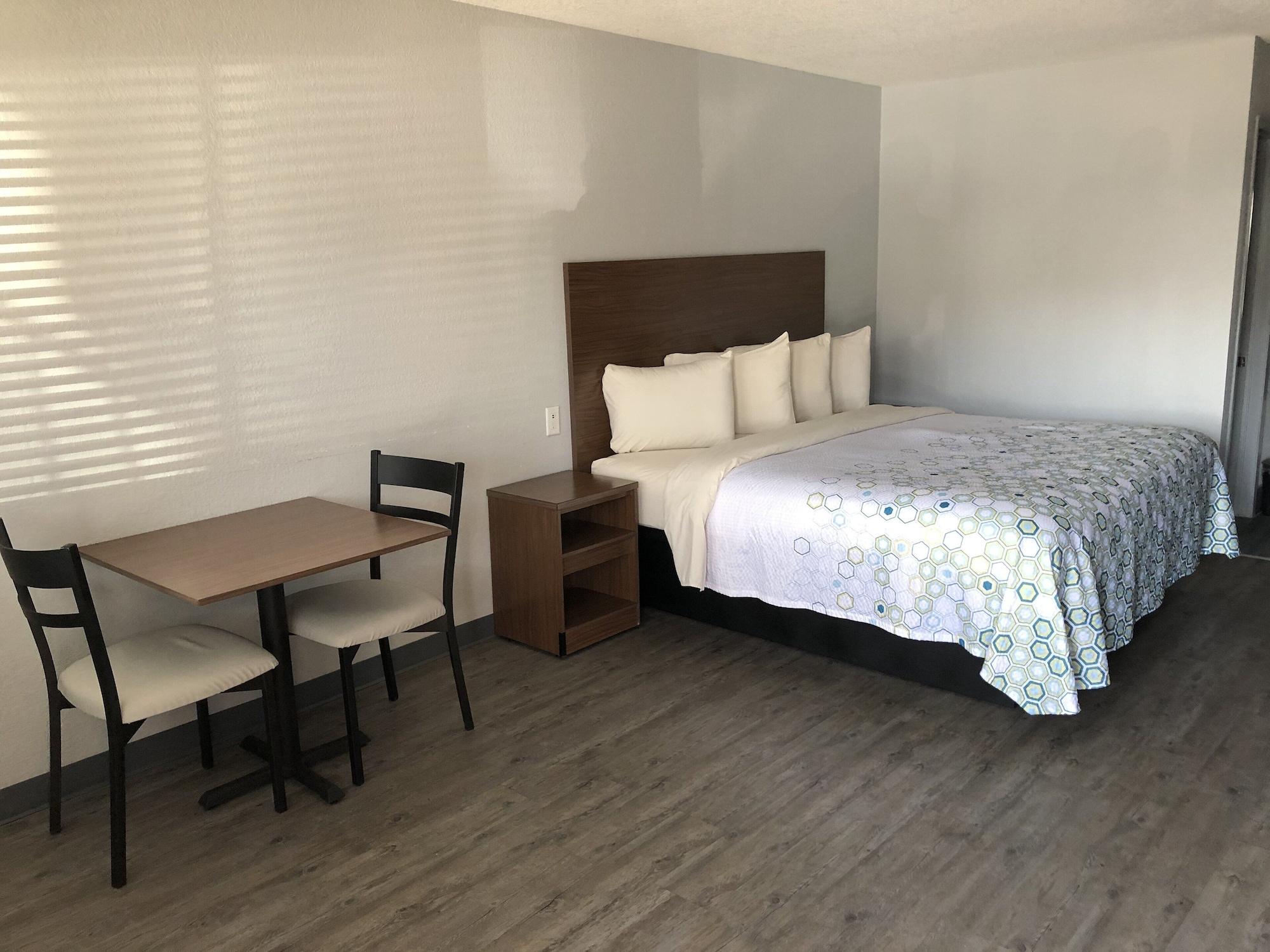Hometowne Studios By Red Roof San Antonio E - Frost Bank Center Εξωτερικό φωτογραφία