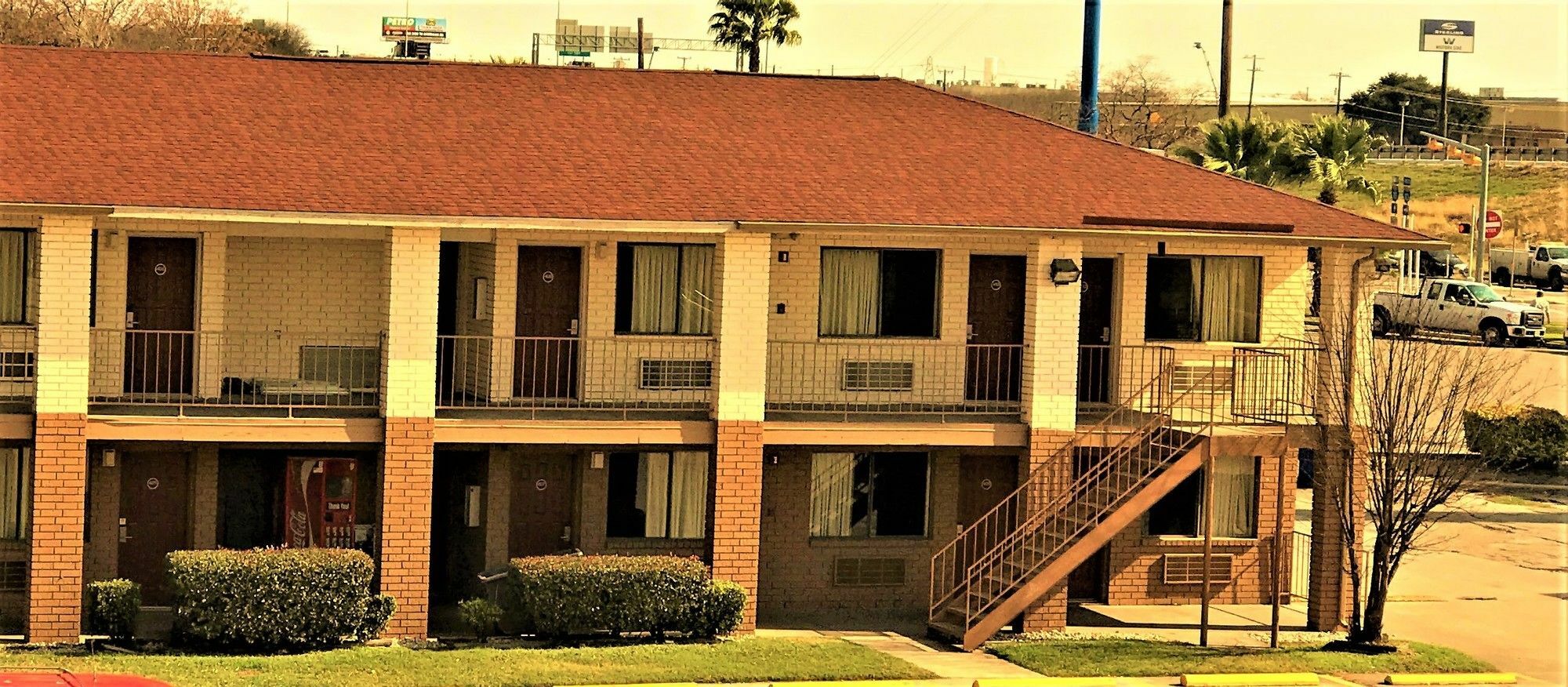 Hometowne Studios By Red Roof San Antonio E - Frost Bank Center Εξωτερικό φωτογραφία